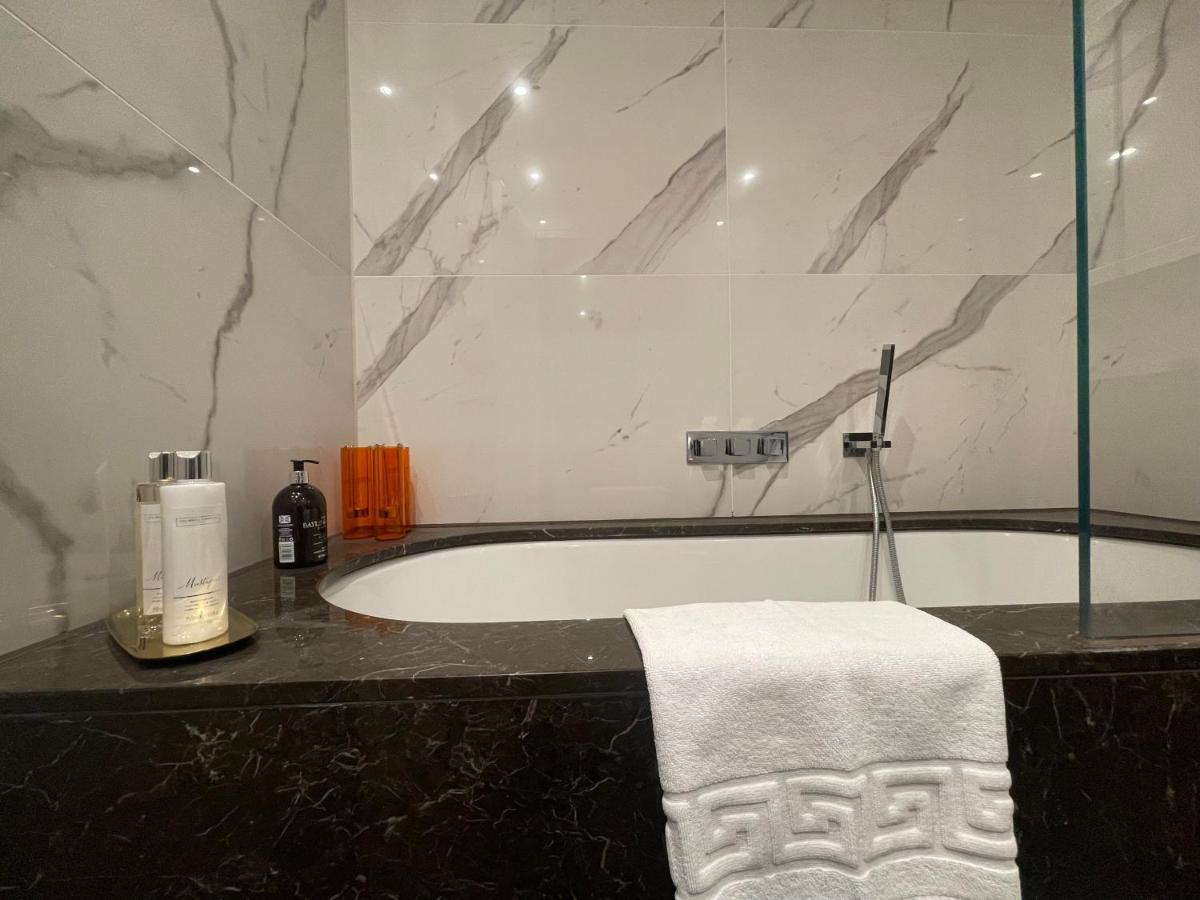 Apartament Sophisticated 1Br, 1 Ba Chigwell Designer Flat Chcl F2 Zewnętrze zdjęcie