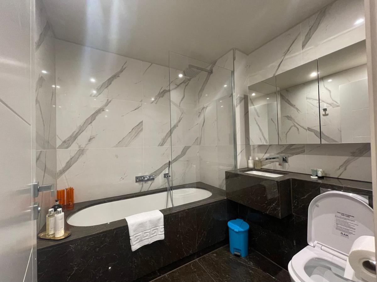 Apartament Sophisticated 1Br, 1 Ba Chigwell Designer Flat Chcl F2 Zewnętrze zdjęcie